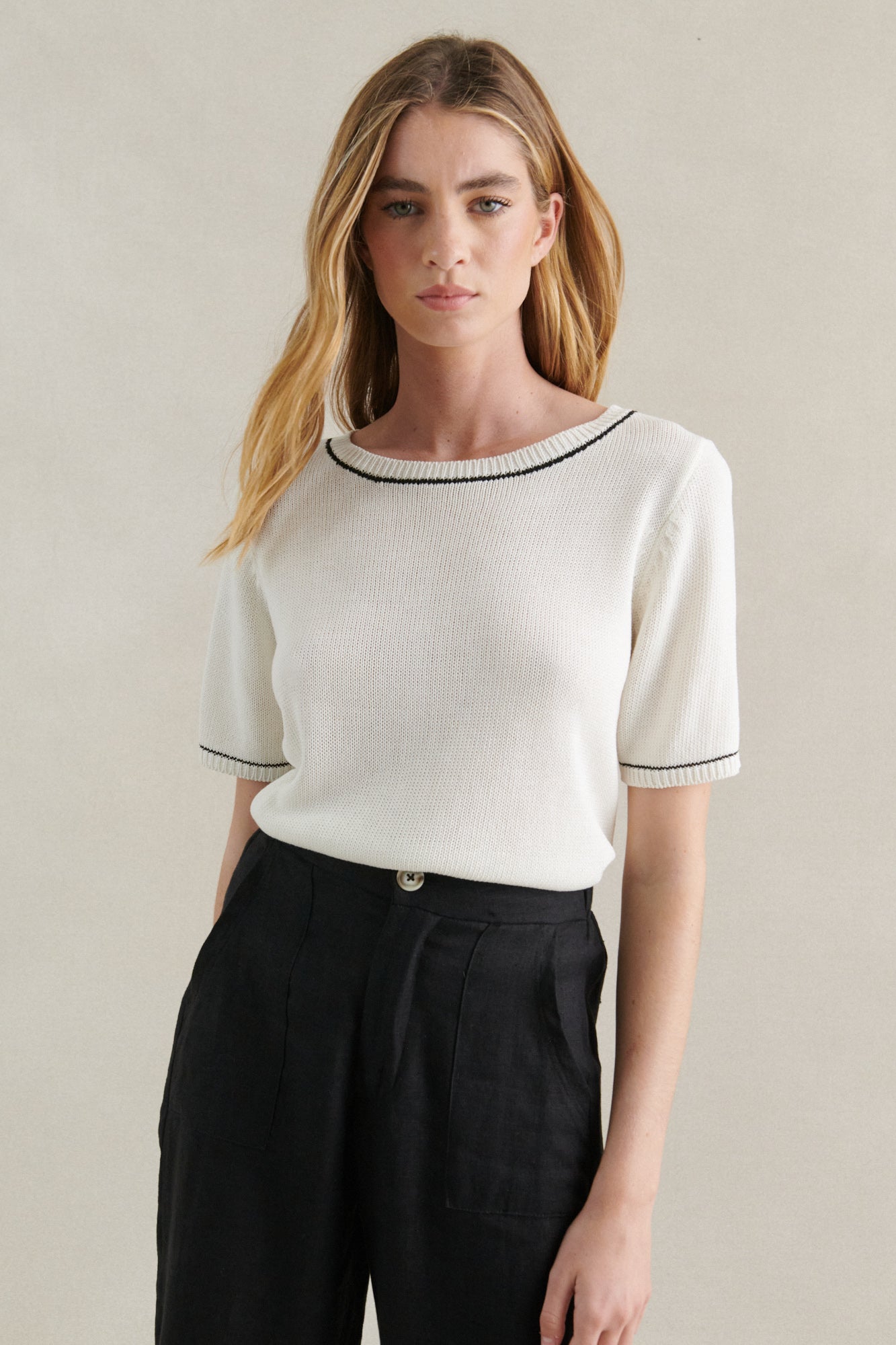 Little Lies Contrast Tee - white