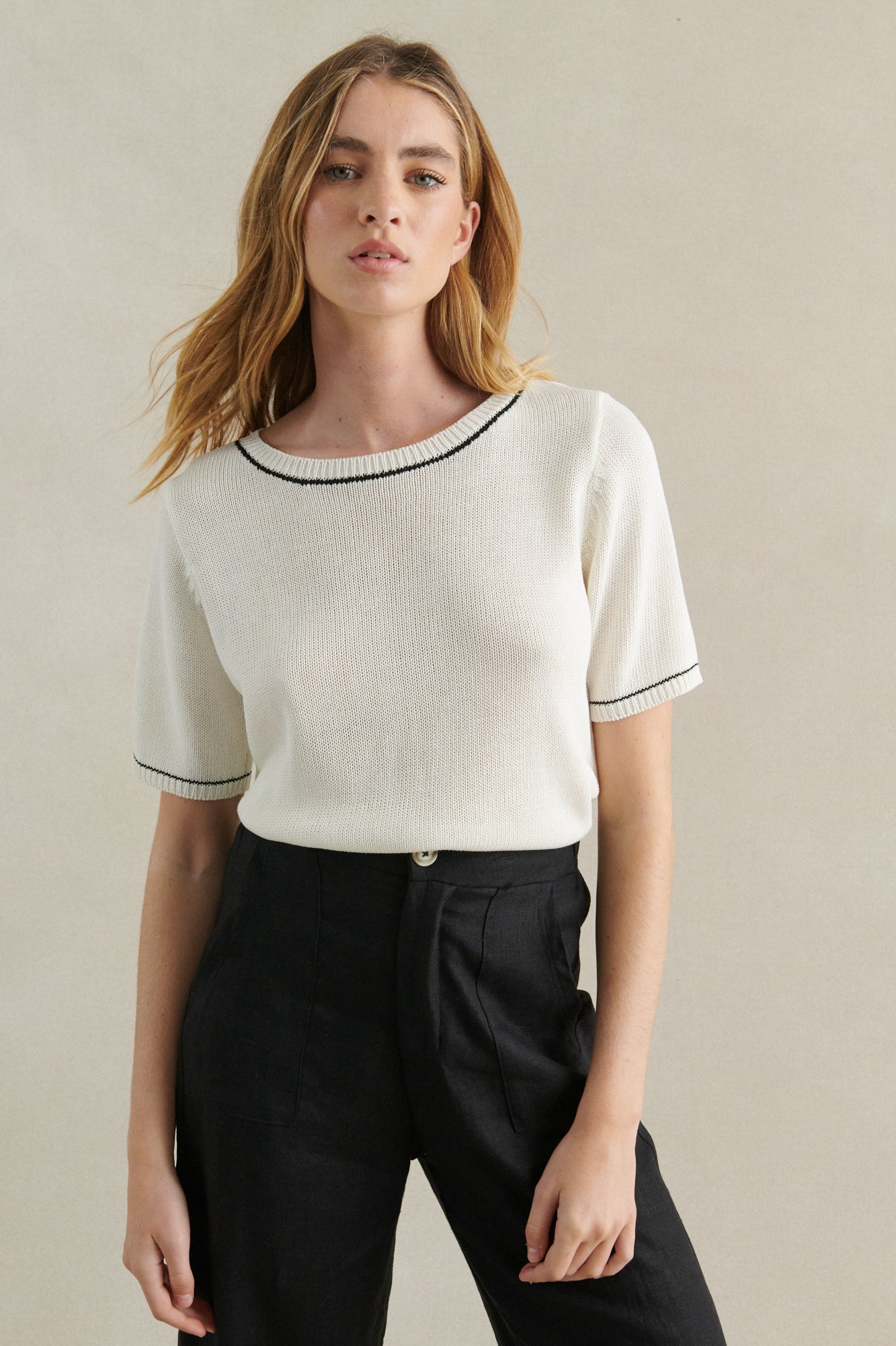Little Lies Contrast Tee - white