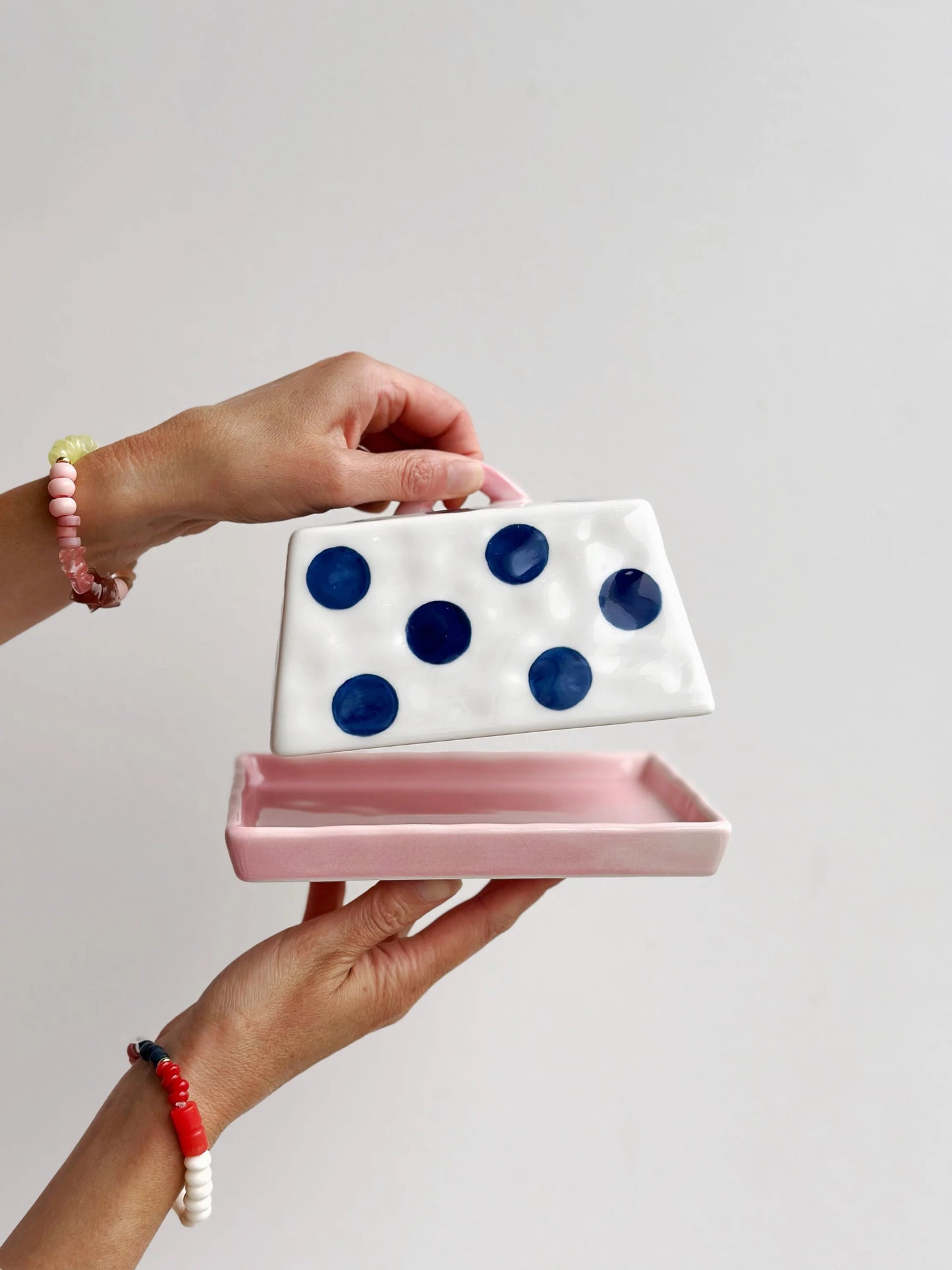 Noss & Co Butter Dish - navy dots with pink