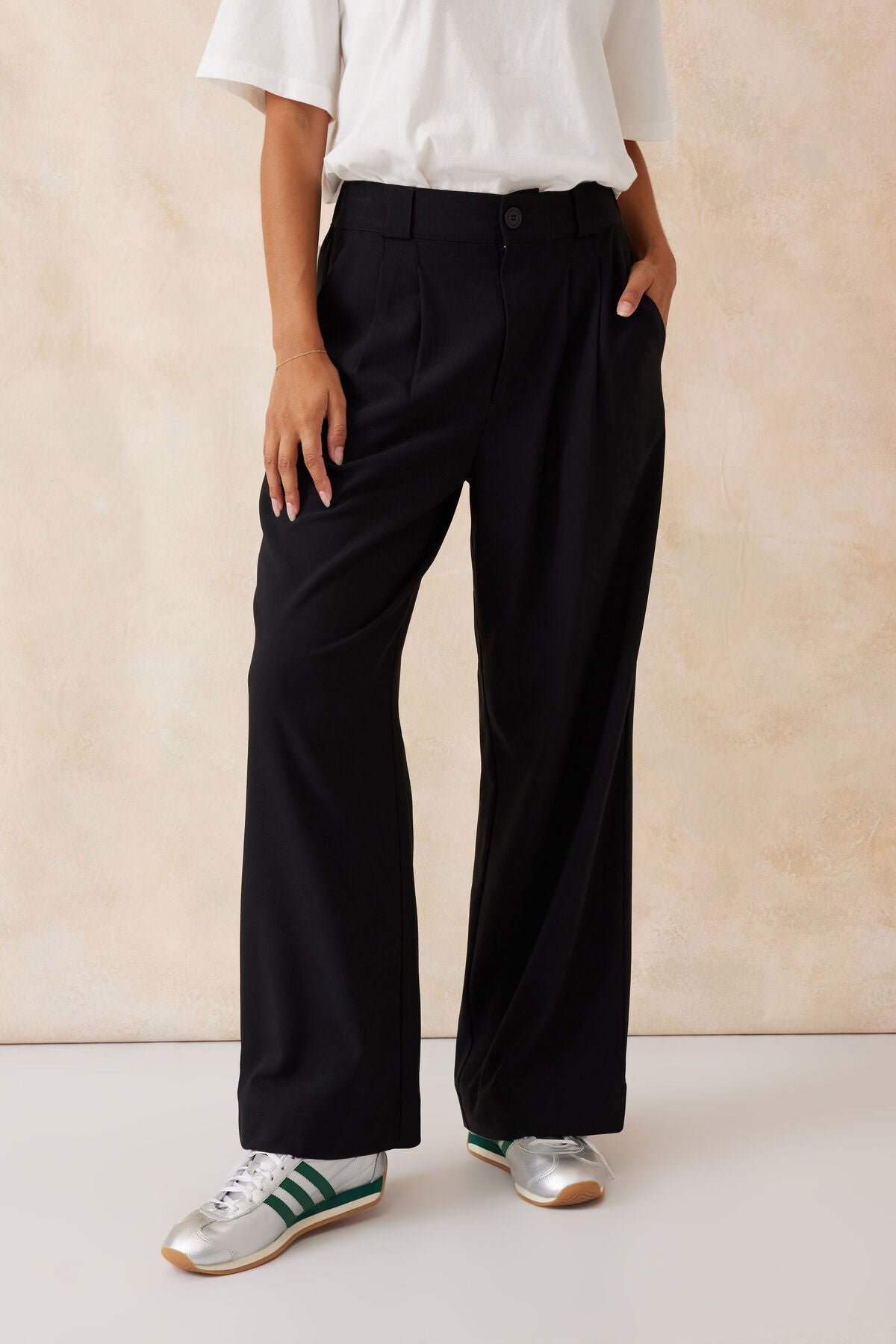 Ceres Life Pleat Front Pant - Black