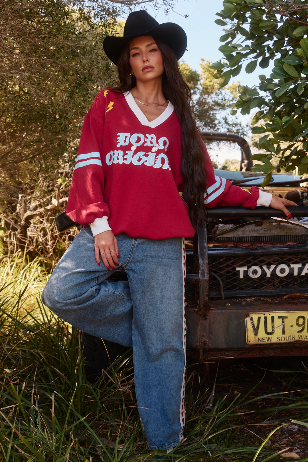 Sabbi The Born Original V Neck Crew - maroon & sky