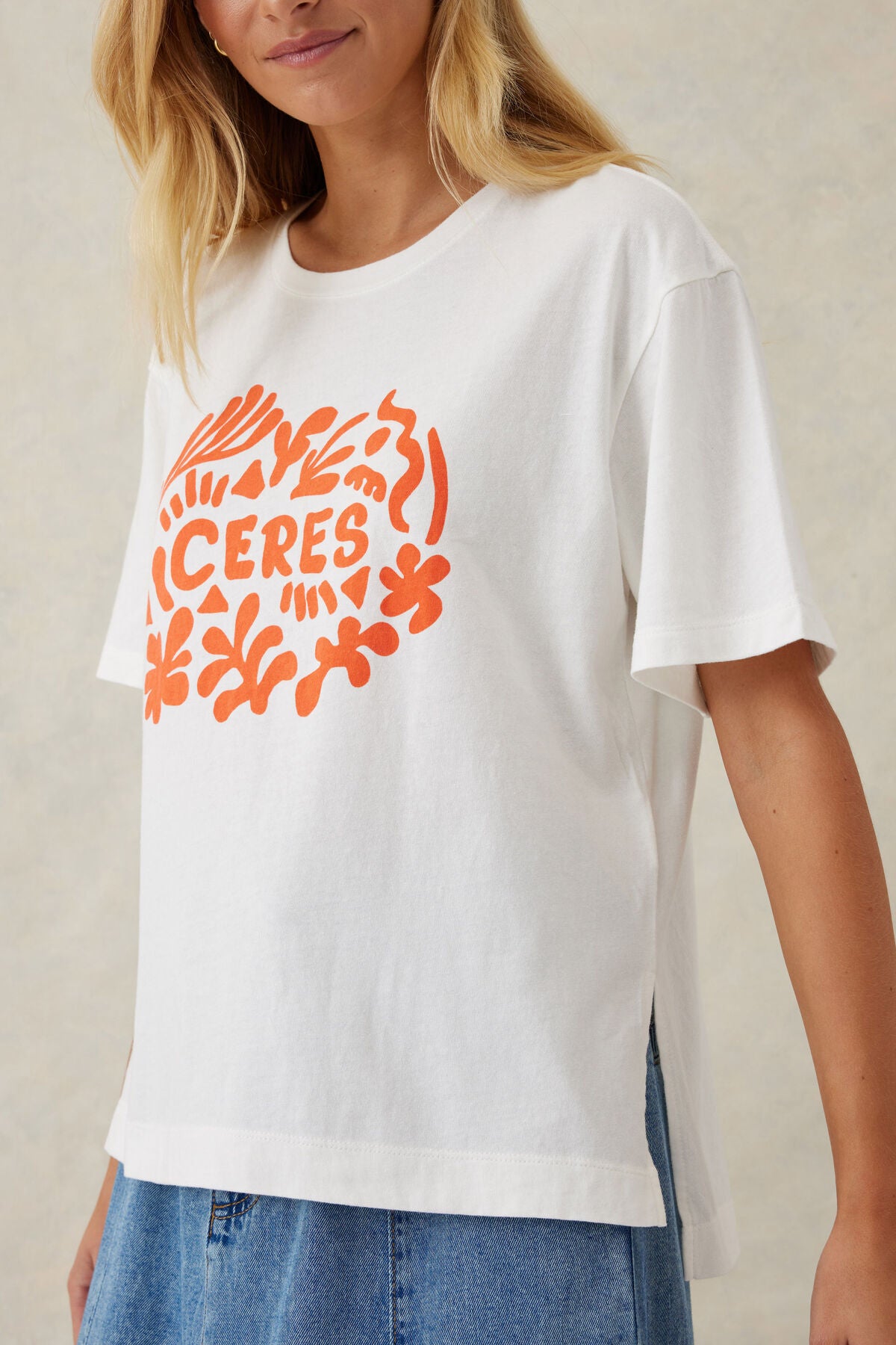 Ceres Life Slouchy Split Hem T-Shirt - vanilla/red paper cut logo