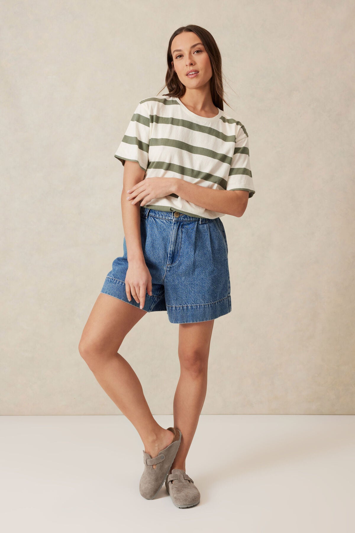 Ceres Life Split Hem Tee - eggshell/moss green bold stripe