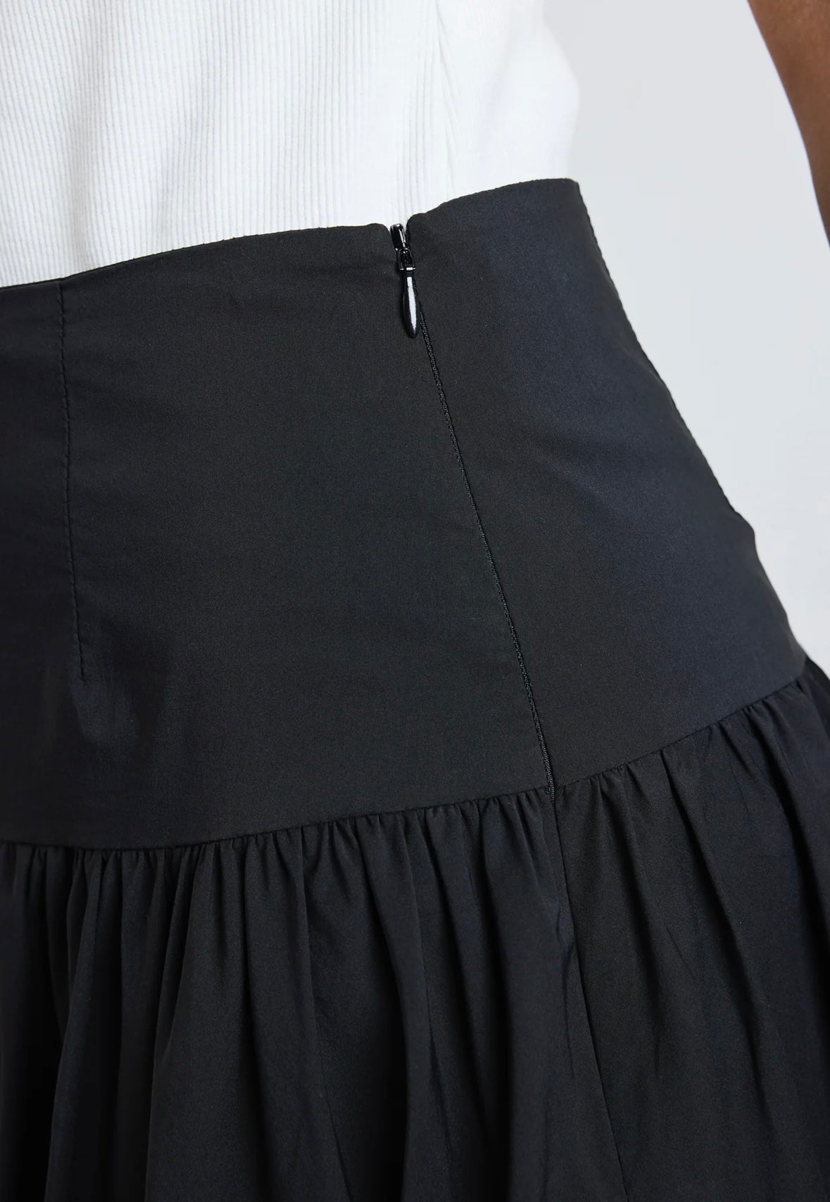 stories be told - Intensity Black Bubble Midi Skirt - black
