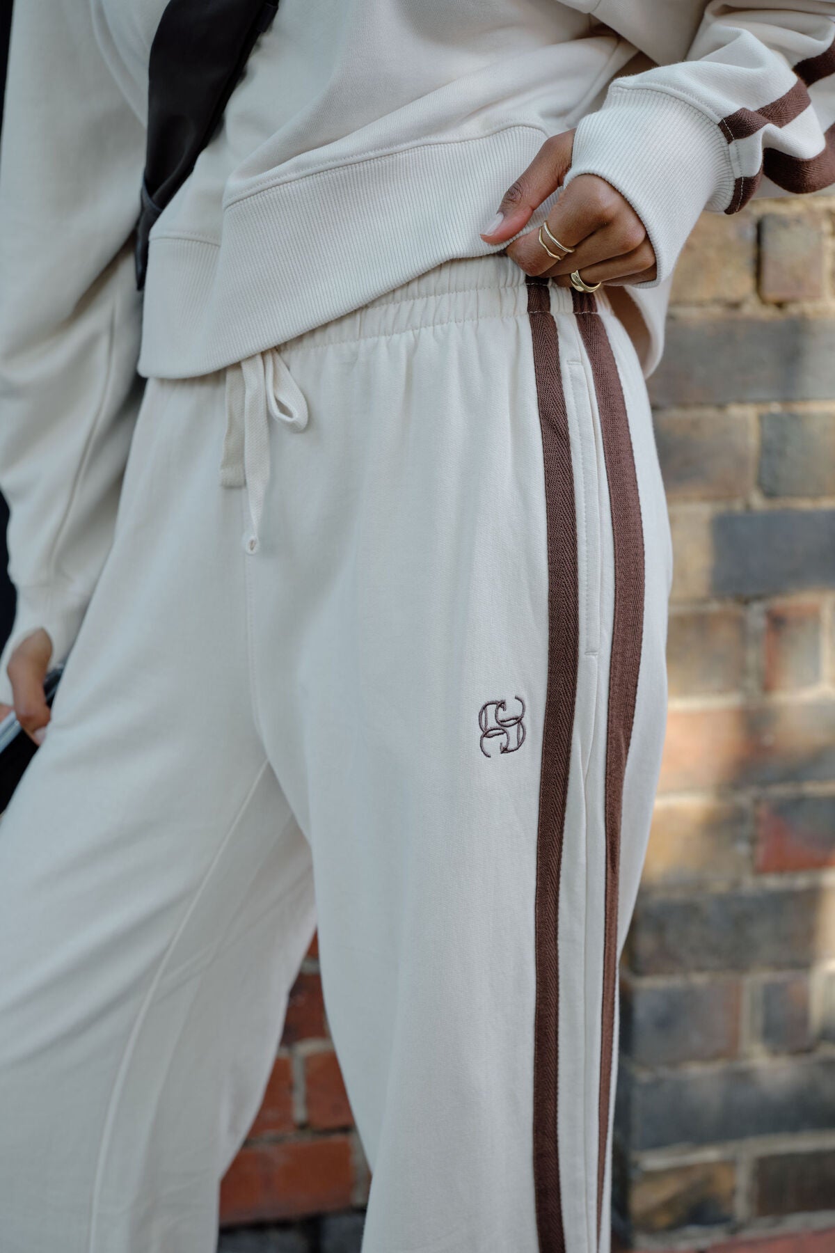 Ceres Gigi Wide leg Terry Trackpant - buff/chocolate side stripe