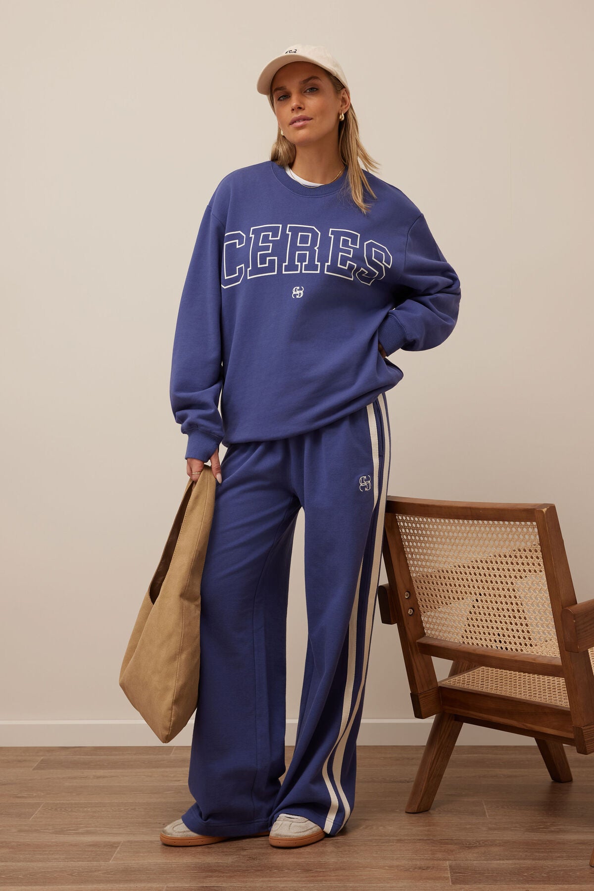 Ceres Isla Oversized Slouchy Crew - washed navy