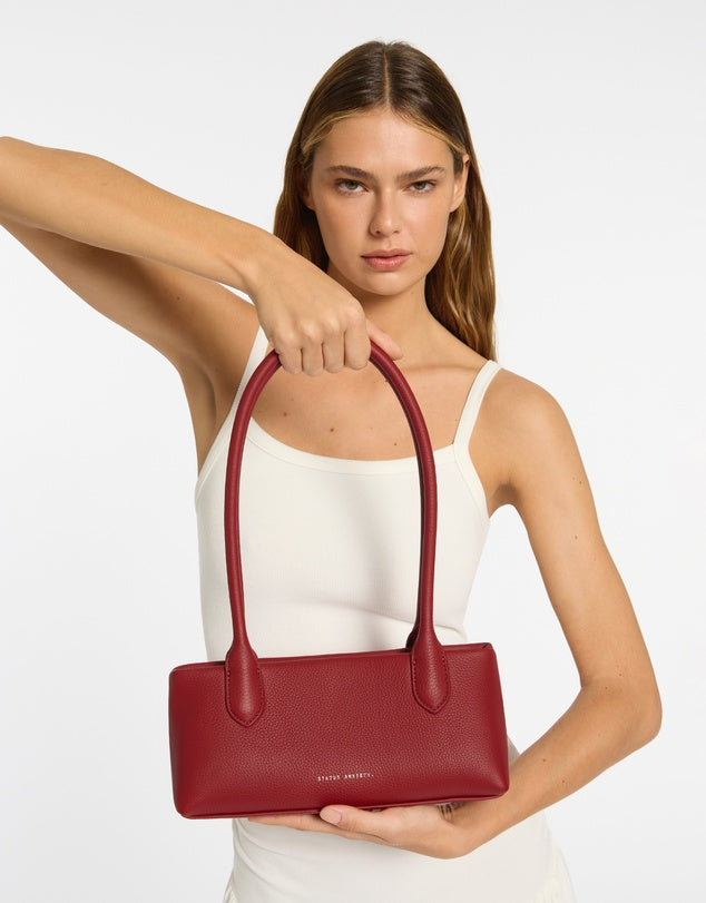 Status Anxiety The Lost Bag - rouge