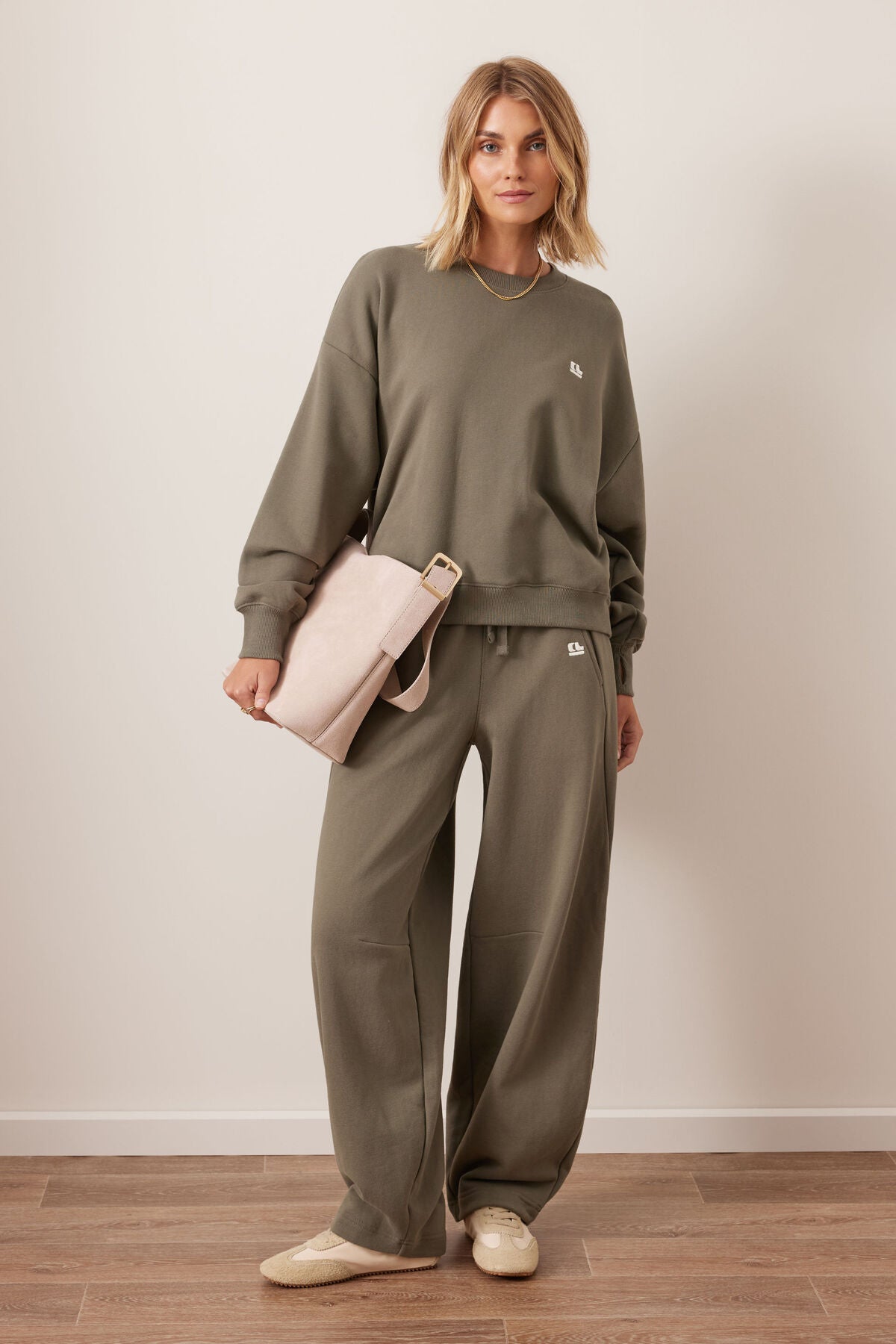 Ceres Quinn Slouchy Crew - washed olive