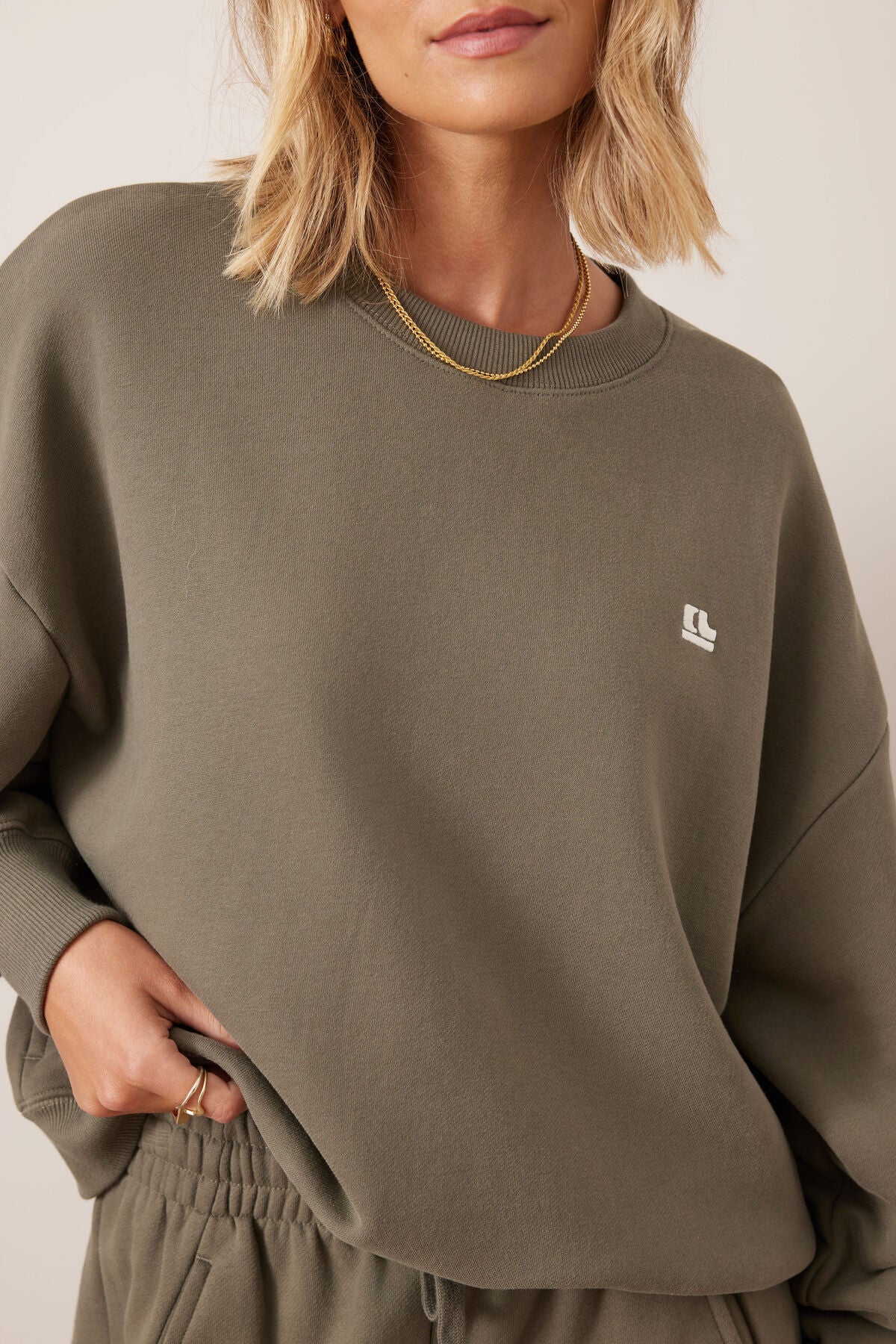 Ceres Quinn Slouchy Crew - washed olive