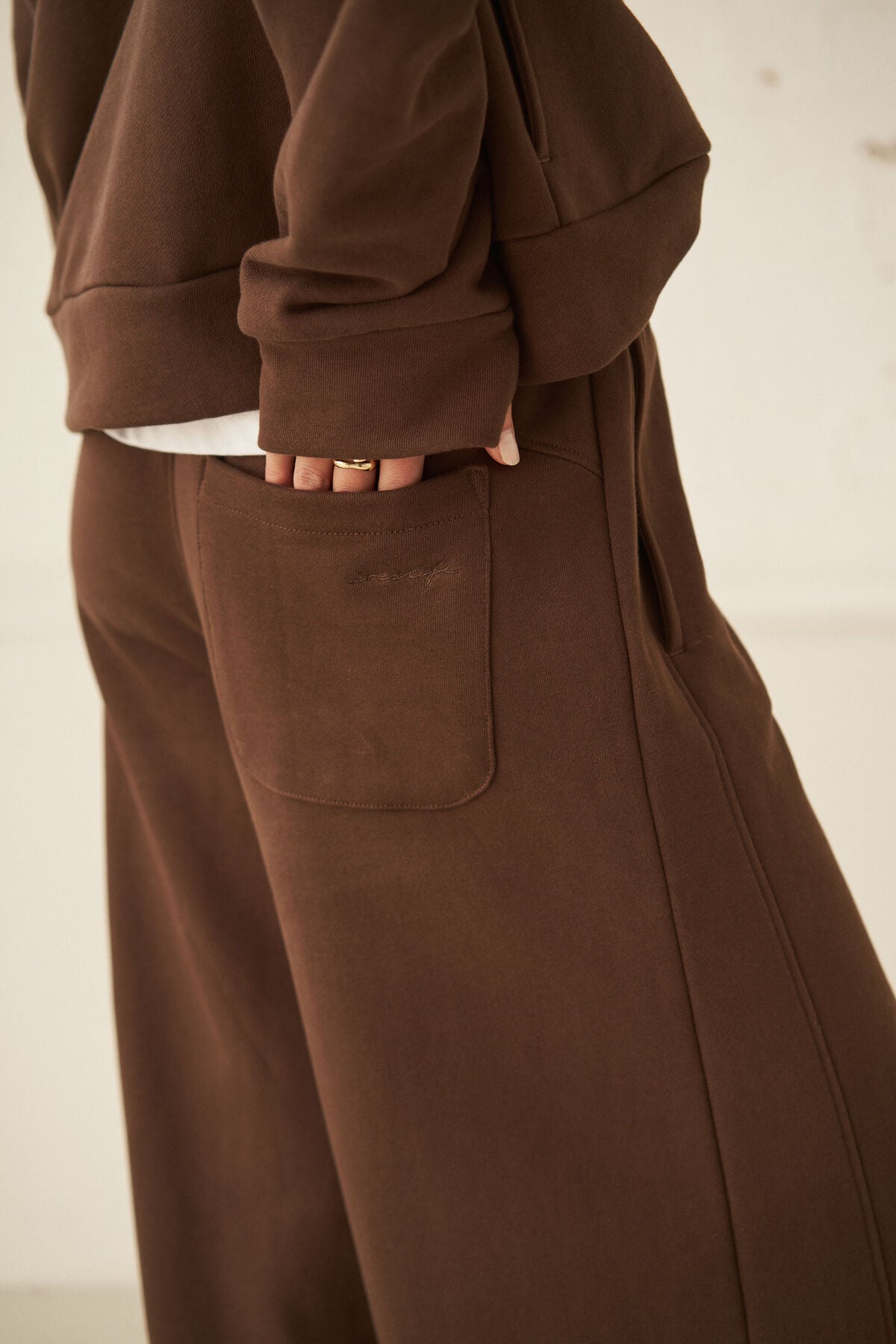Ceres Halle Barrel Track Pant - chocolate
