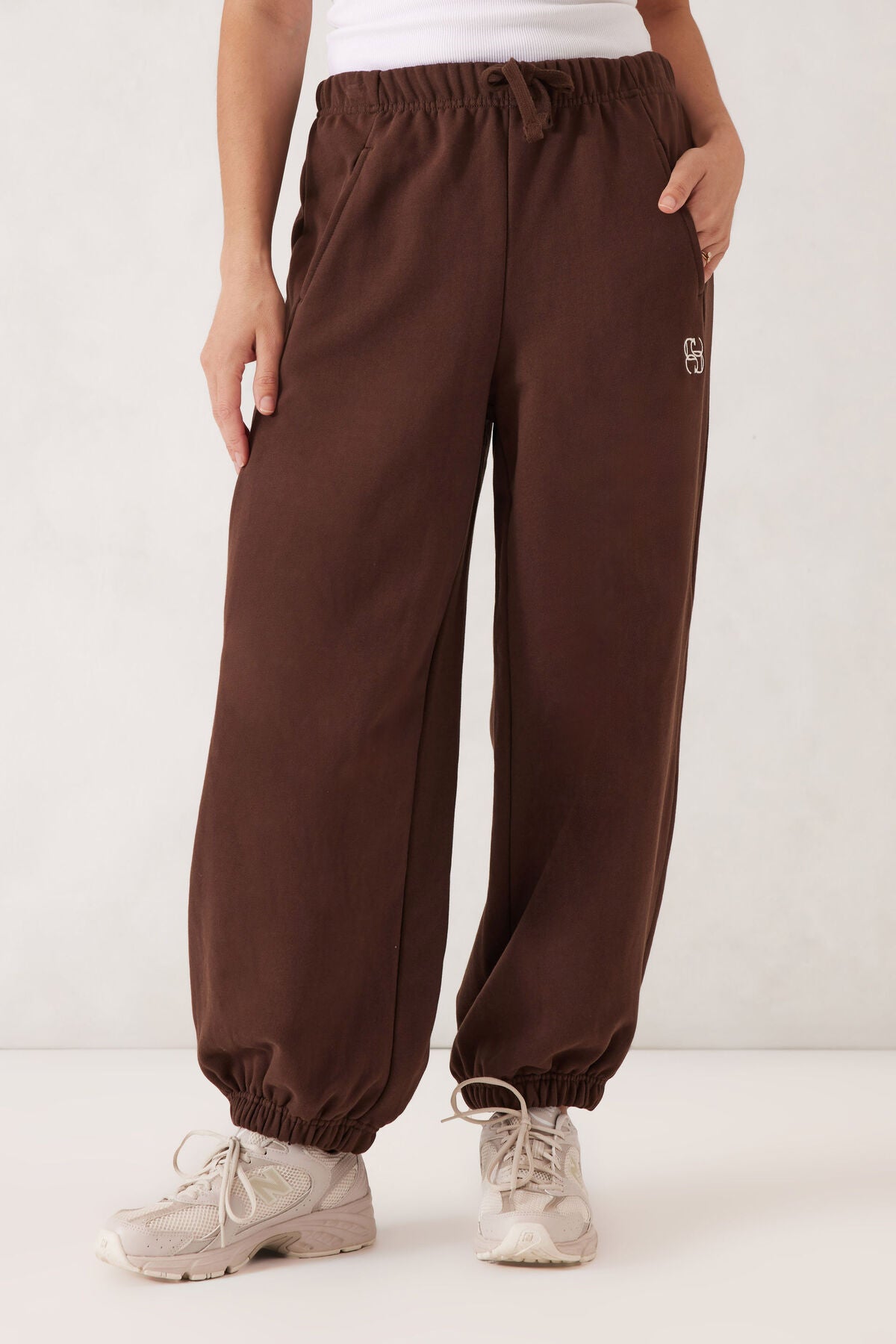 Ceres Bowie Barrel Leg Trackpant - chocolate