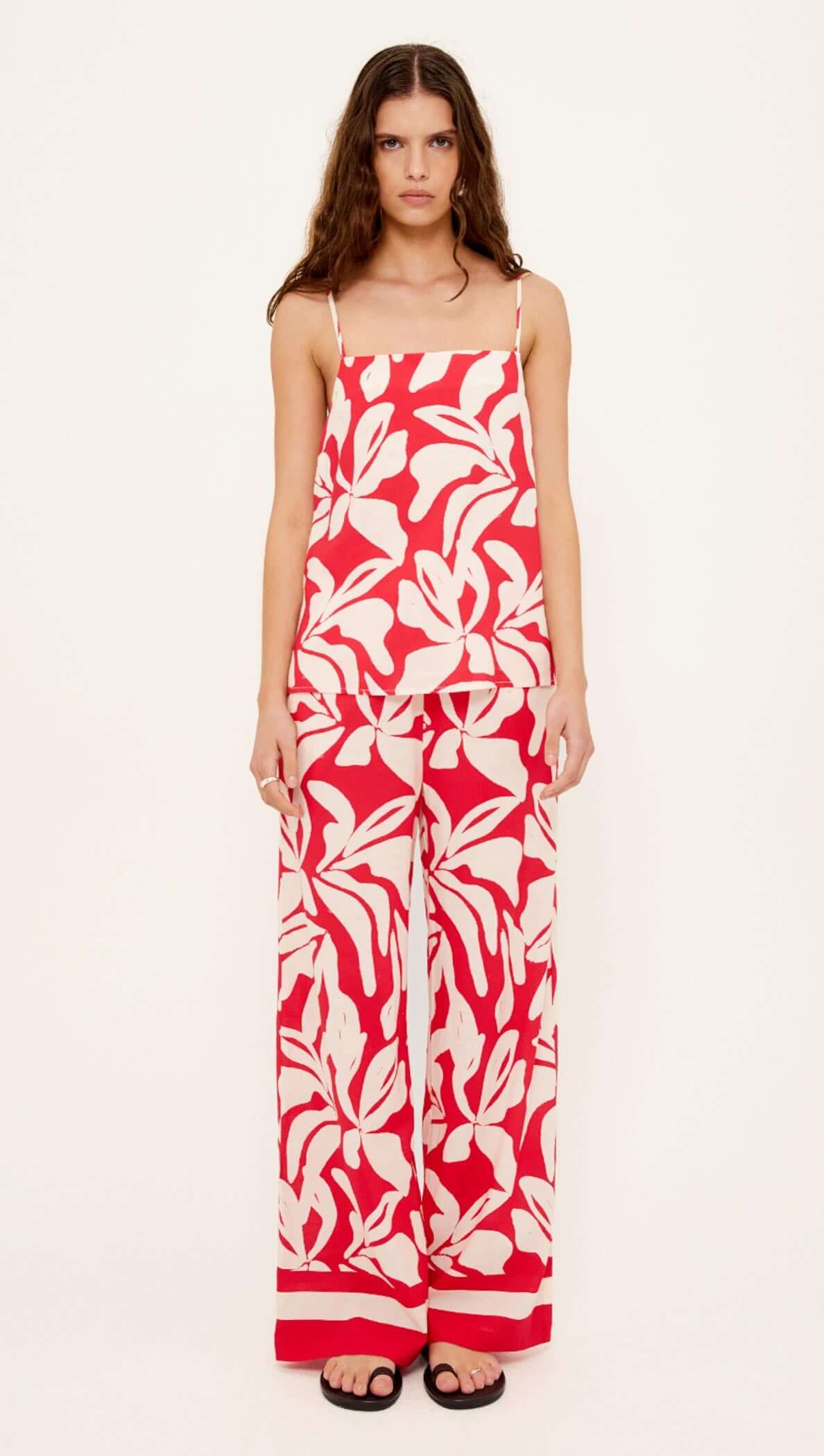 Staple the Label Serata Drawstring Pants - red & white floral print