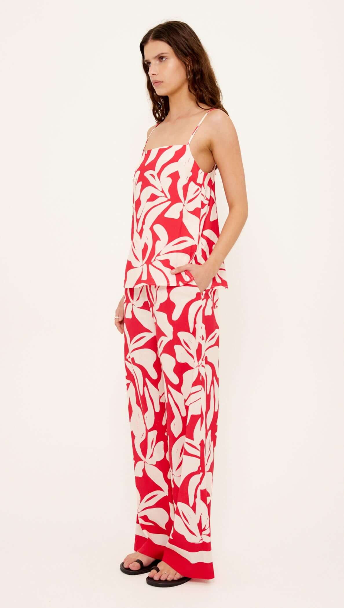 Staple the Label Serata Drawstring Pants - red & white floral print